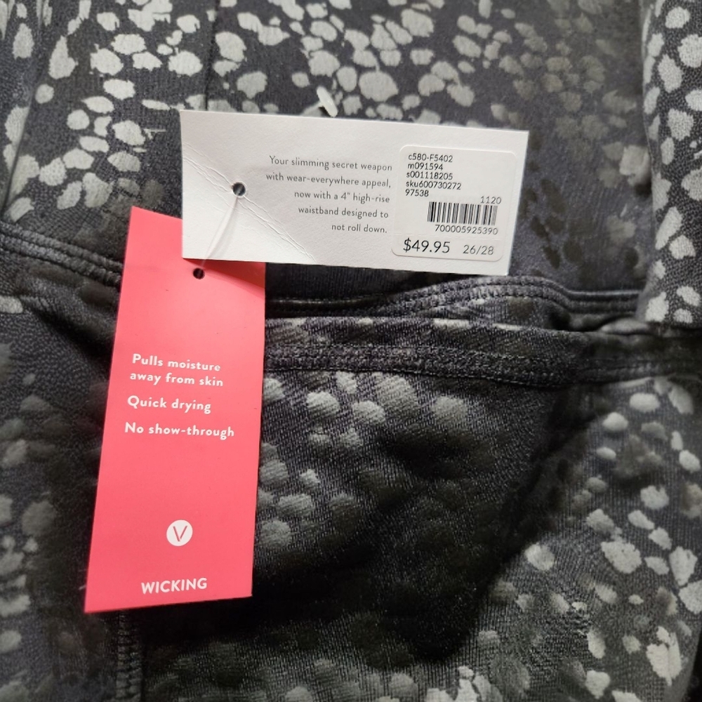 Livi Active Leather Look Leopard Print Leggings Size 26/28 - Picture 6 of 8